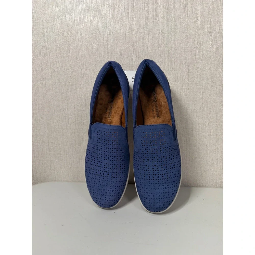 Walking Cradles Womens Blue Laser Cut Leather Slip On‎ Loafers Size 9.5 S Slim